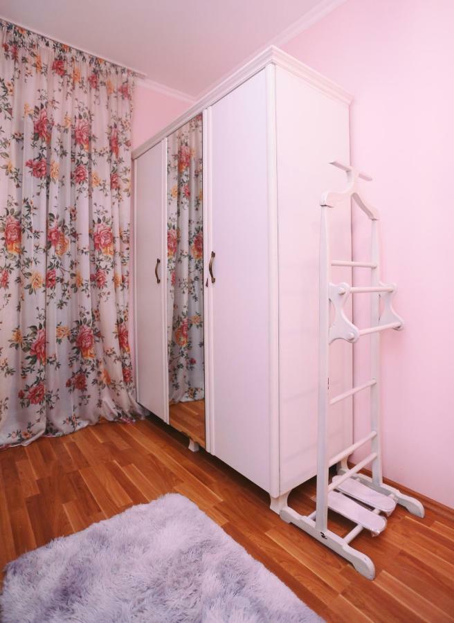 Apartment On Freedom Square Diuma Street Tbilisi Bagian luar foto