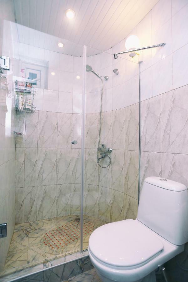 Apartment On Freedom Square Diuma Street Tbilisi Bagian luar foto